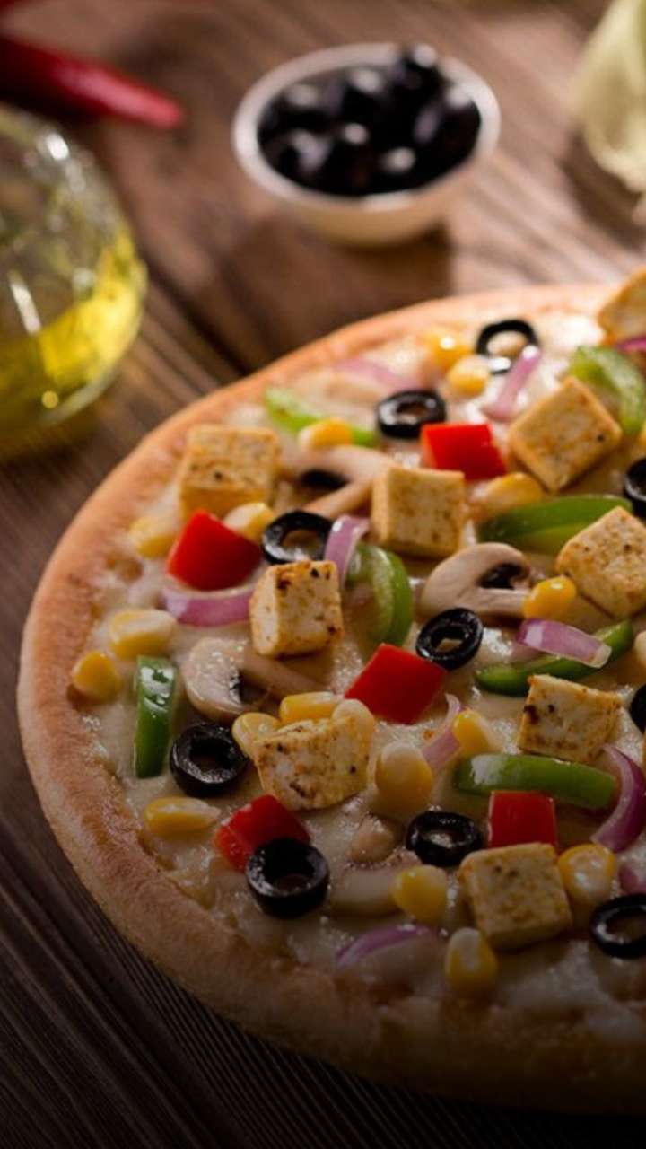 How To Prepare Healthy Paneer Pizza At Home Easily?