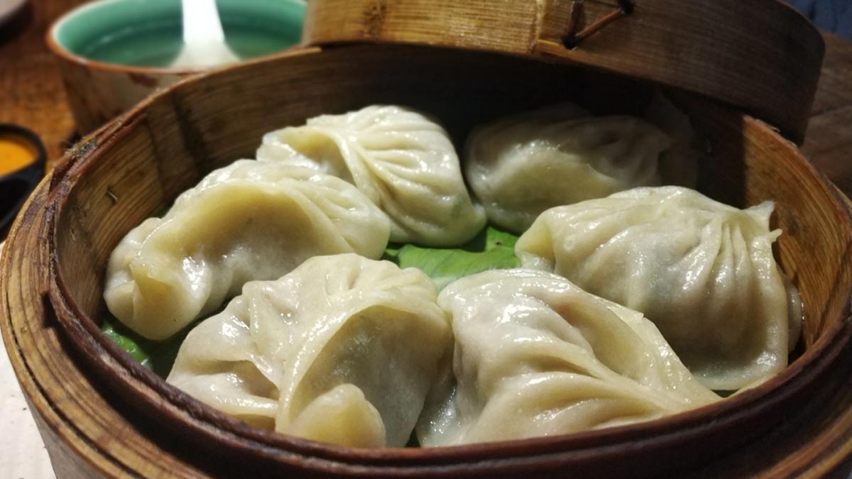 5 Momo Joints In Kolkata To Devour Delicious Dumplings