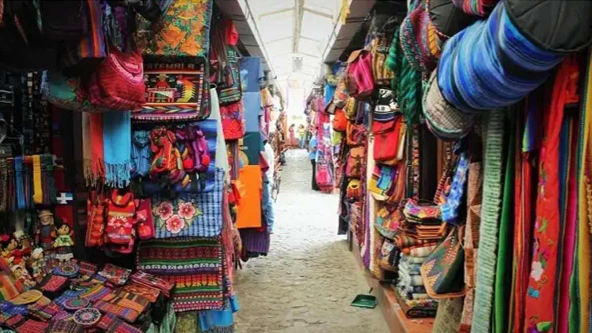 Mall Road Market  : रानीखेत की इस मार्किट से करें सस्ती, अच्छी और गरम कपड़ों की शॉपिंग